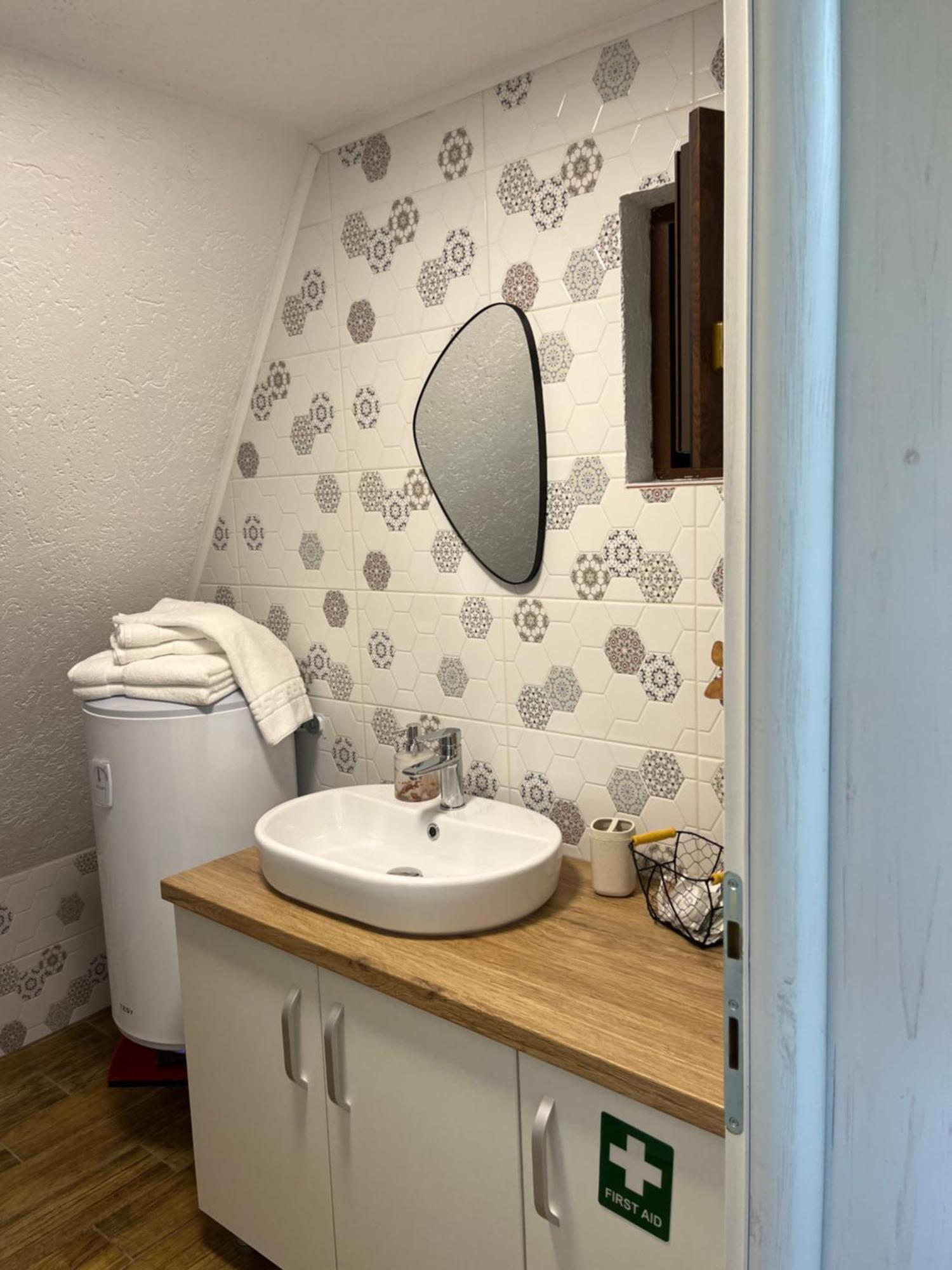 Hotel Casutele De Sub Padure Avrig Zewnętrze zdjęcie